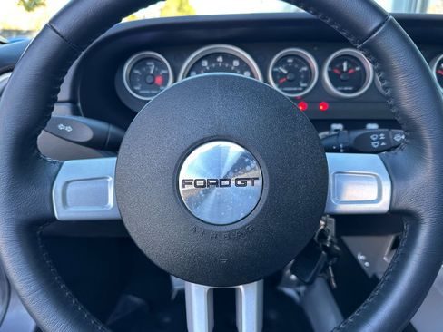 Used 2006 Ford GT Base image 26