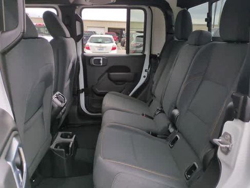 New 2025 Jeep Gladiator Sport image 19