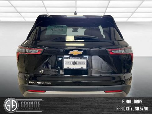 Used 2026 Chevrolet Equinox LT w/ Convenience Package II AWD/4WD image 4