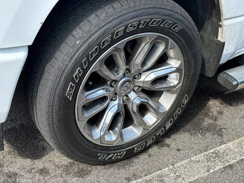 Used 2023 RAM 1500 Laramie AWD/4WD image 5