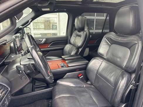 Used 2020 Lincoln Navigator Reserve w/ Equipment Group 208A Reserve image 11