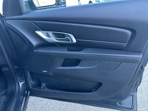 Used 2017 GMC Terrain SLE w/ Chrome Edition image 34