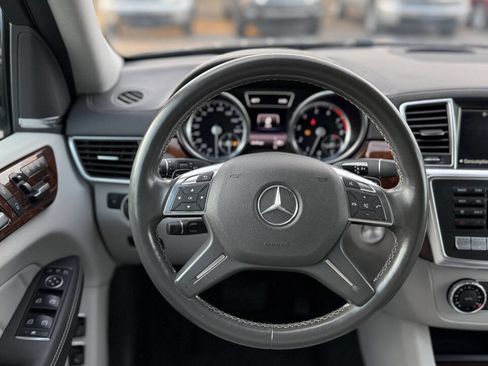 Used 2016 Mercedes-Benz GL 450 GL 450 4MATIC AWD 4dr SUV w/ Premium I Package image 23