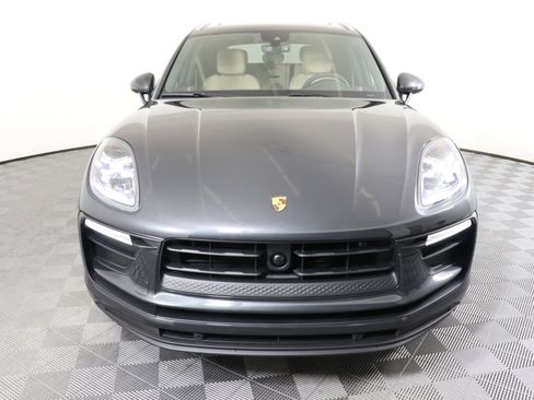 Used 2025 Porsche Macan image 14