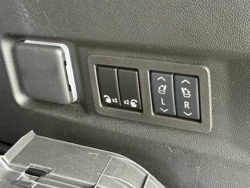 Used 2025 Chevrolet Tahoe Z71 w/ Z71 Off-Road Package AWD/4WD image 49