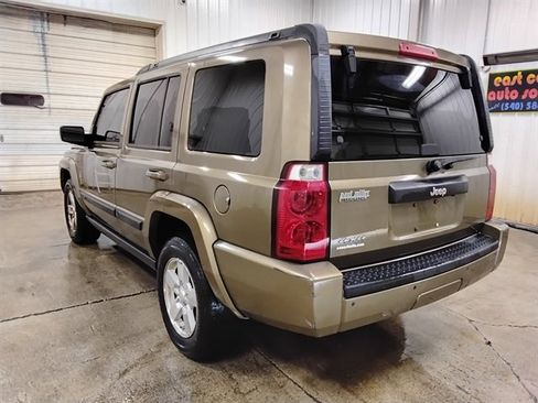 Used 2008 Jeep Commander Sport AWD/4WD image 6
