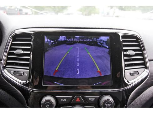 Used 2020 Jeep Grand Cherokee Altitude RWD image 26
