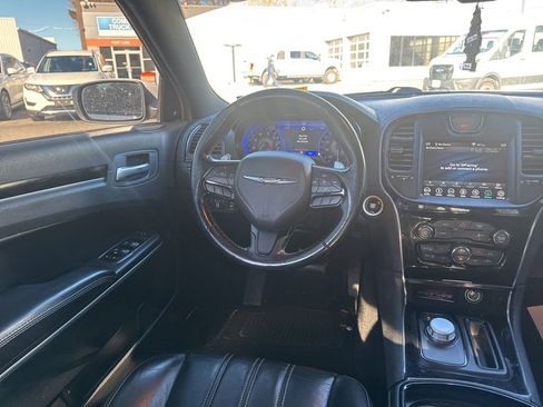 Used 2019 Chrysler 300 S image 9