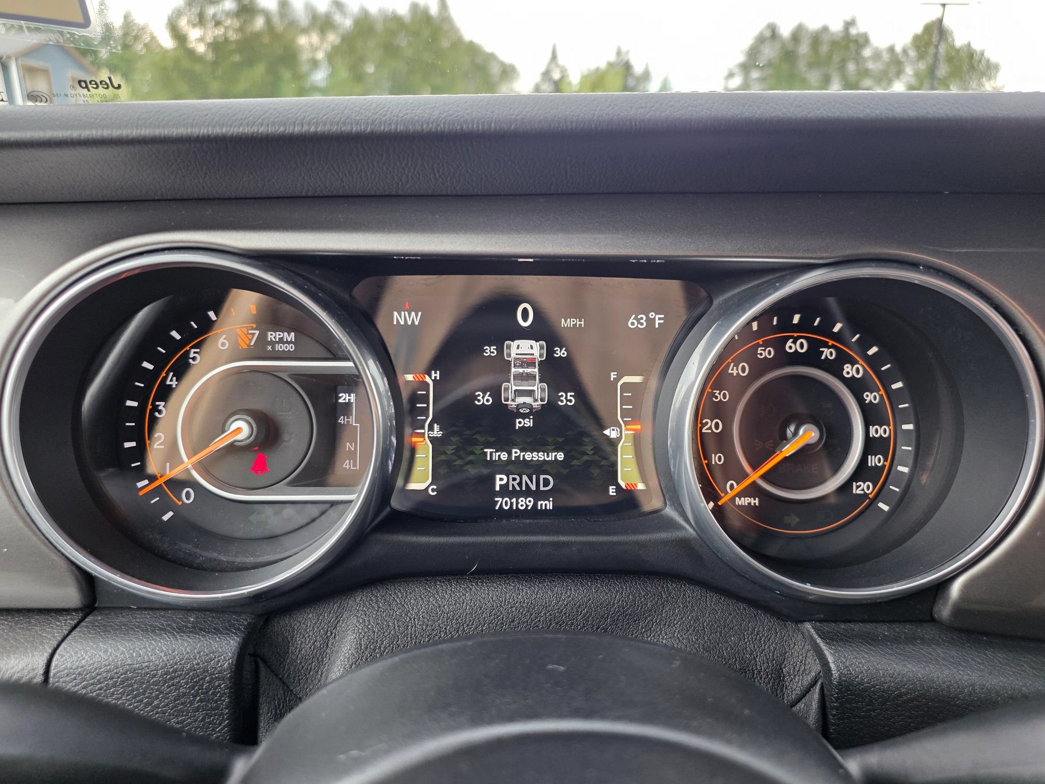Used 2018 Jeep Wrangler Unlimited Sahara AWD/4WD image 13