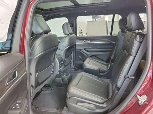 New 2025 Jeep Grand Cherokee L Limited w/ Black Appearance Package AWD/4WD image 13