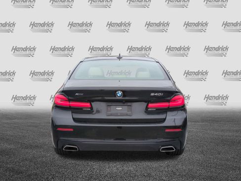 Used 2023 BMW 540i xDrive w/ Premium Package image 9