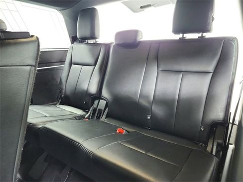 Used 2020 Ford Expedition XLT image 32