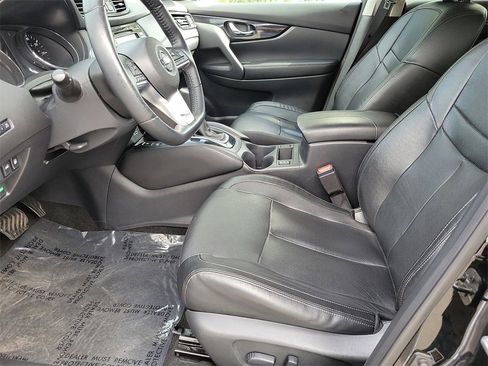 Used 2020 Nissan Rogue SL w/ Premium Package image 19