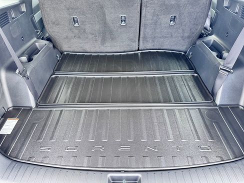 New 2026 Kia Sorento LX image 13