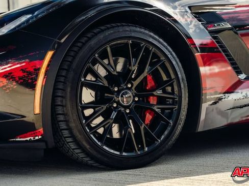 Used 2015 Chevrolet Corvette Z06 w/ 3LZ Preferred Equipment Group RWD image 34