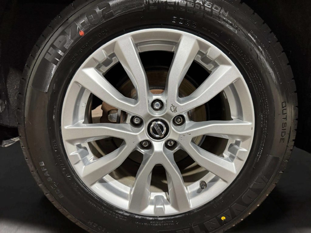 Used 2018 Nissan Rogue SV AWD/4WD image 28