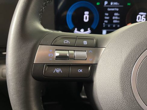 Certified 2025 Hyundai Kona SEL FWD image 28