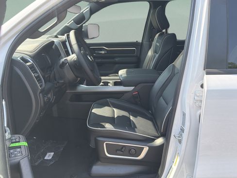 New 2026 RAM 1500 Laramie AWD/4WD image 16