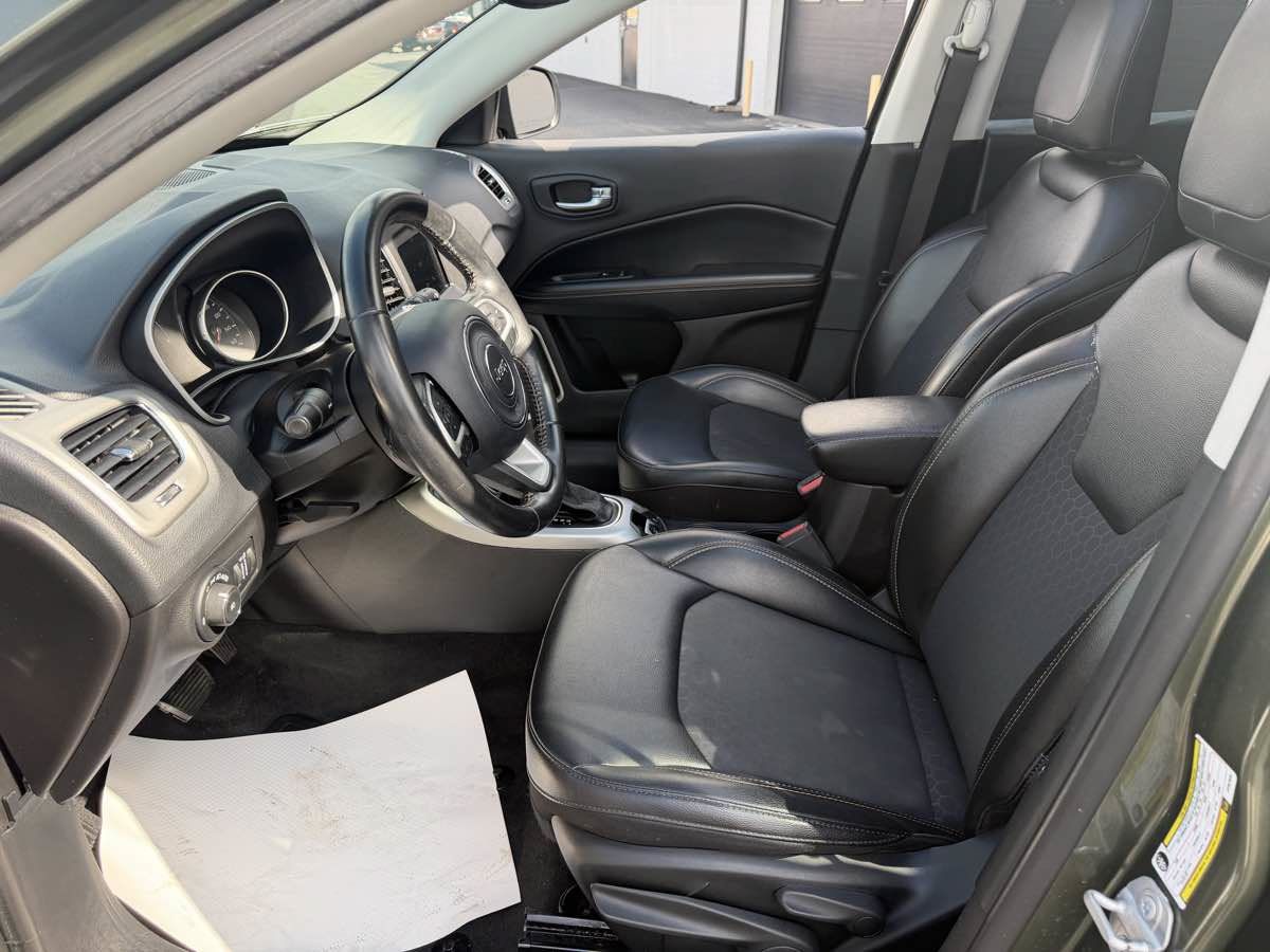 Used 2019 Jeep Compass Latitude AWD/4WD image 10