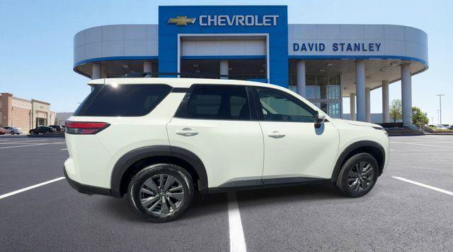 Used 2023 Nissan Pathfinder SV AWD/4WD image 8
