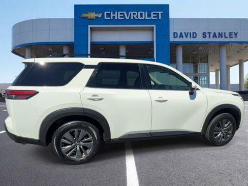 Used 2023 Nissan Pathfinder SV AWD/4WD image 8