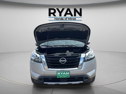 Used 2024 Nissan Pathfinder Platinum w/ Cargo Package AWD/4WD image 12
