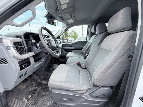 Used 2024 Ford F550 4x4 Crew Cab Super Duty w/ XLT Value Package image 21