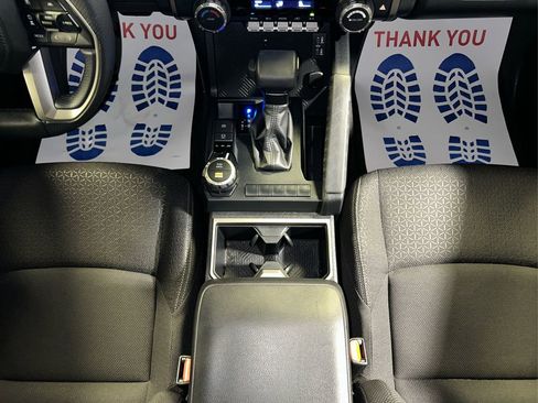 Used 2025 Toyota 4Runner SR5 AWD/4WD image 25