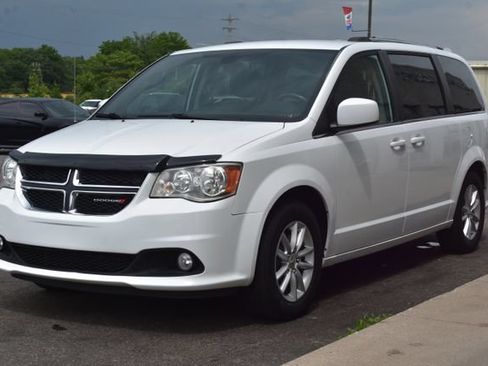 Used 2019 Dodge Grand Caravan SXT FWD image 12