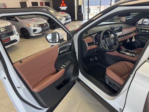 New 2025 Mitsubishi Outlander SEL image 22