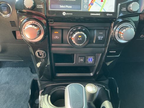 Used 2024 Toyota 4Runner TRD Off-Road Premium w/ Moonroof Package AWD/4WD image 18