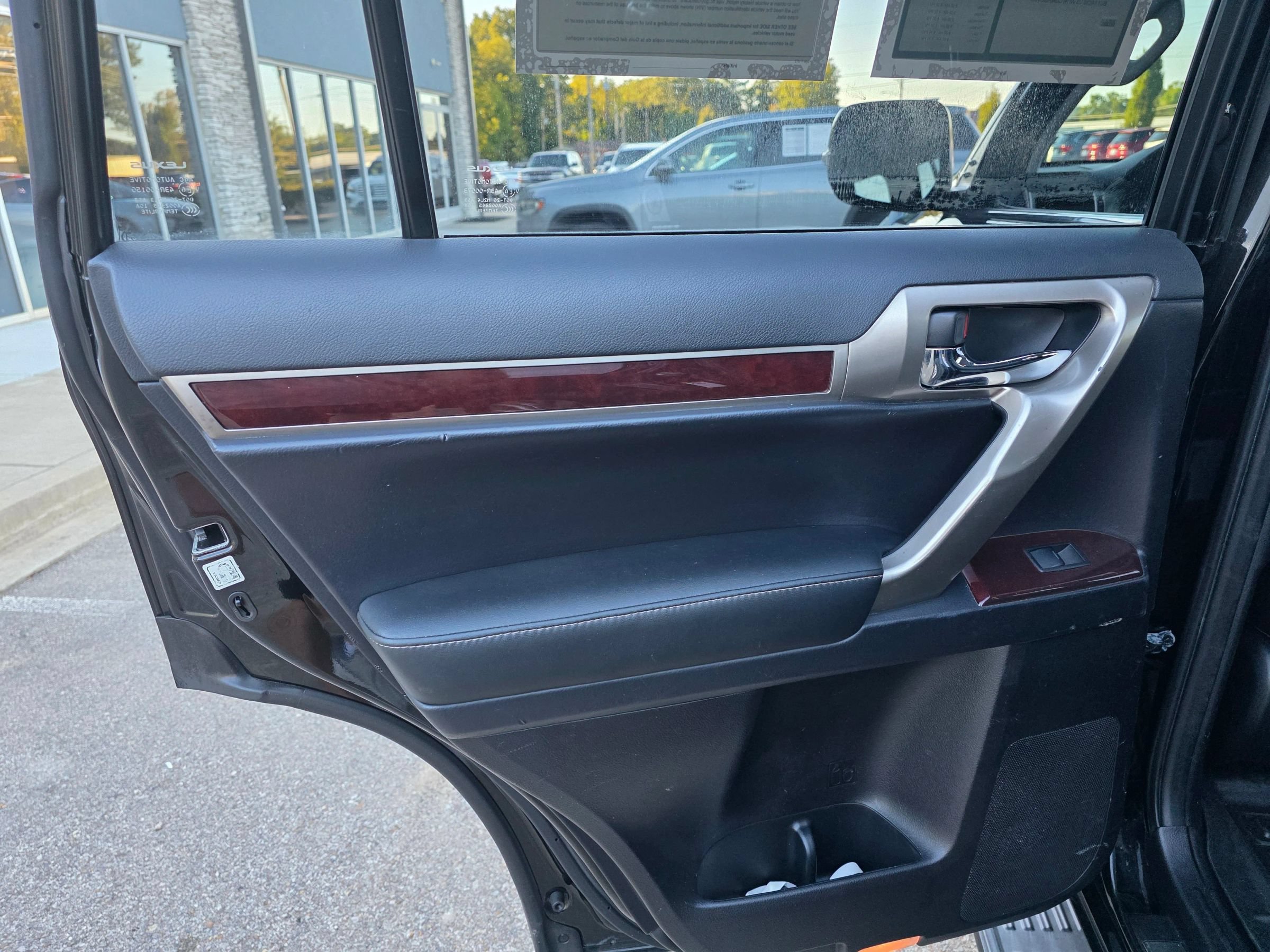 Used 2015 Lexus GX 460 w/ Premium Package AWD/4WD image 10