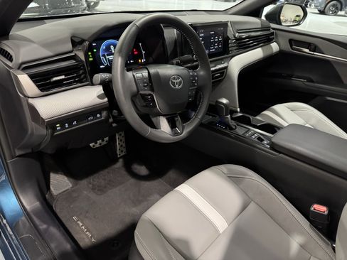 Used 2025 Toyota Camry XSE image 28