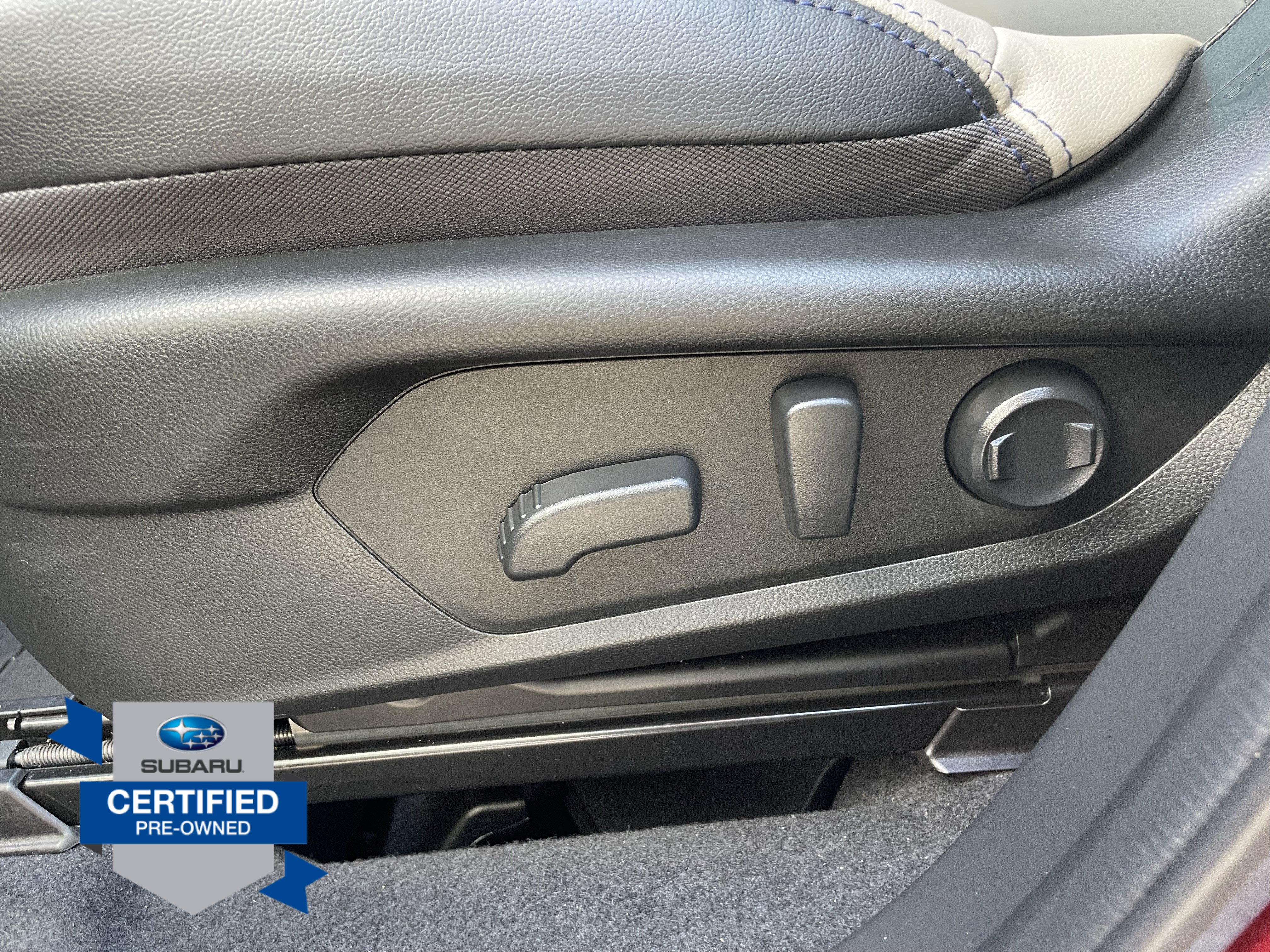 Used 2025 Subaru Forester Limited AWD/4WD image 21