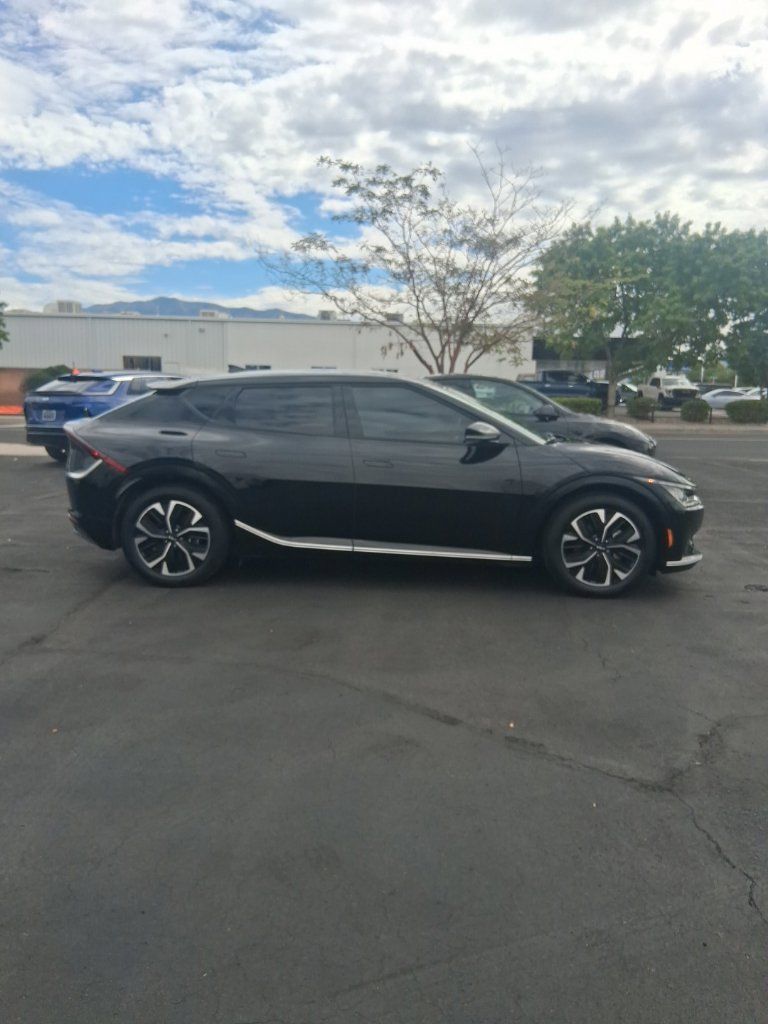 Used 2022 Kia EV6 Wind RWD image 4