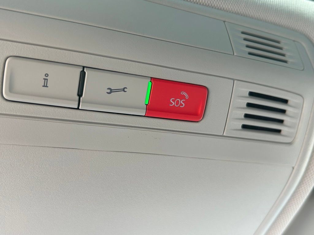 New 2026 Volkswagen Taos SE FWD image 31