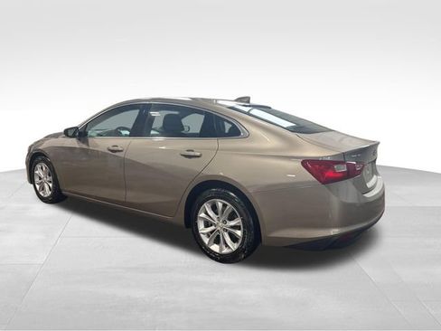Used 2025 Chevrolet Malibu LT FWD image 3