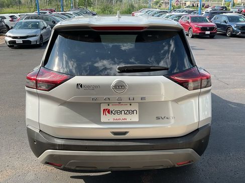 Used 2022 Nissan Rogue SV image 6