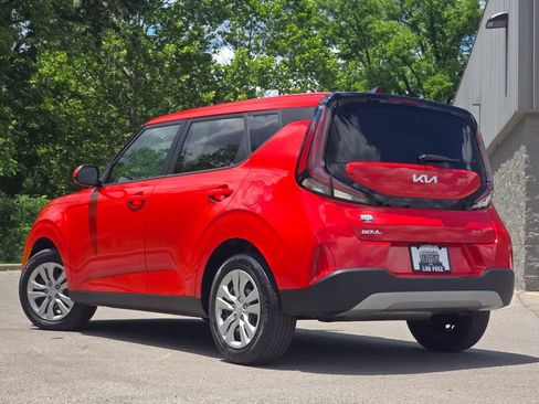 Used 2024 Kia Soul LX FWD image 11