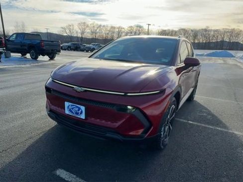New 2026 Chevrolet Equinox EV LT image 4