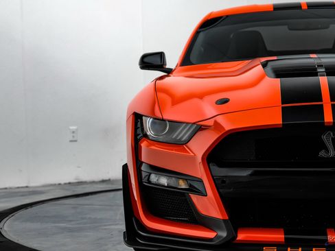 Used 2022 Ford Mustang Shelby GT500 w/ Technology Package RWD image 26