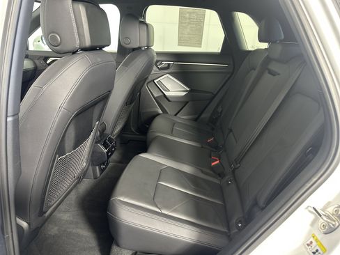 Certified 2025 Audi Q3 2.0T Premium image 7