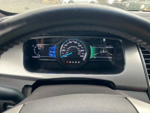 Used 2014 Ford Taurus SEL w/ Equipment Group 201A FWD image 32