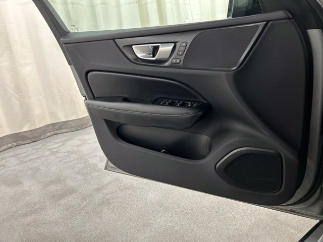 Used 2025 Volvo S60 B5 Core FWD image 14