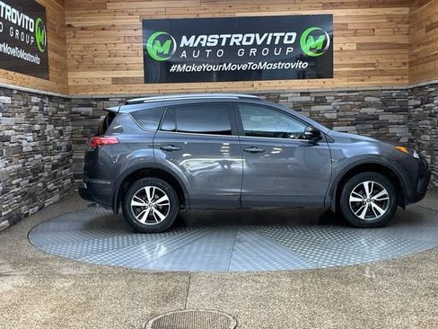 Used 2018 Toyota RAV4 XLE AWD/4WD image 15