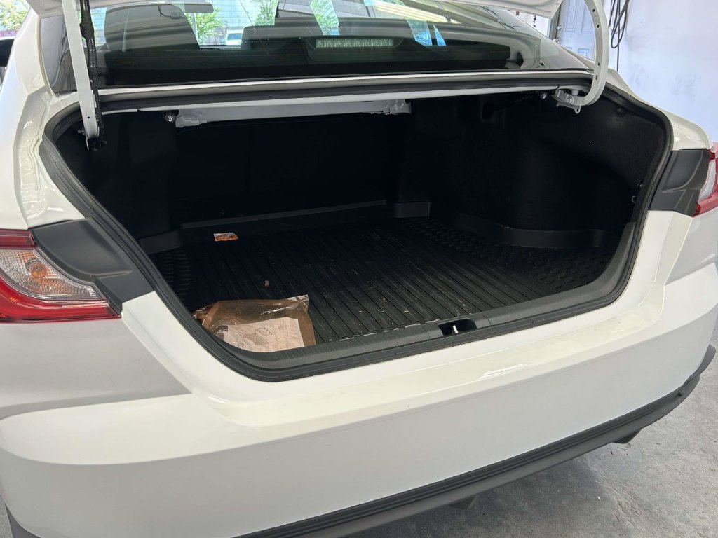 Used 2026 Toyota Camry SE FWD image 9