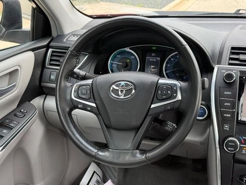 Used 2016 Toyota Camry XLE w/ Moonroof Package FWD image 14