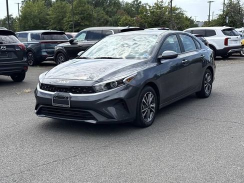 Used 2023 Kia Forte LXS FWD image 5