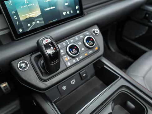 Used 2020 Land Rover Defender 110 X image 24