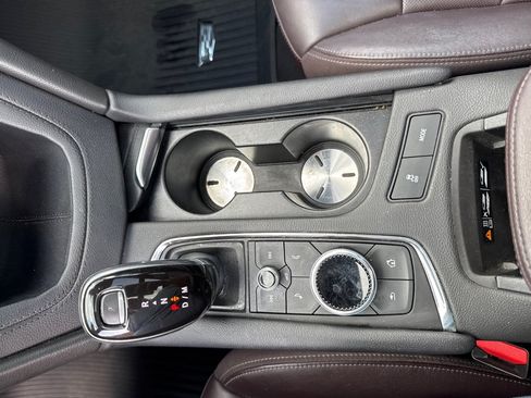 Used 2021 Cadillac XT6 Premium Luxury FWD image 14